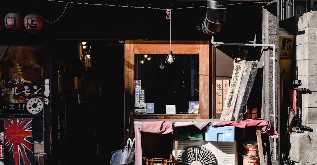 Where do rich people live in Osaka?